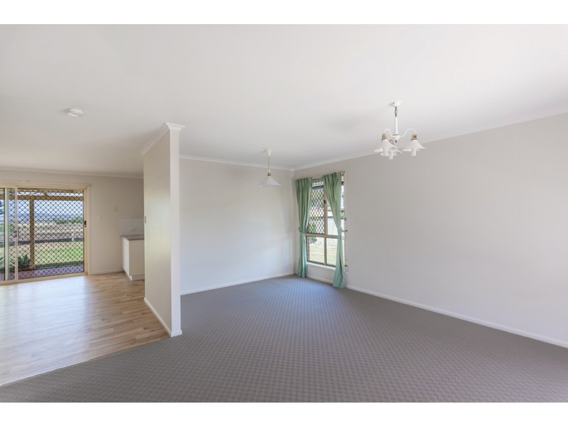 7 Cameron Street, Wyreema QLD 4352