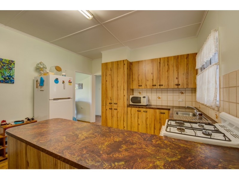 18 Prosser Street, Rockville QLD 4350