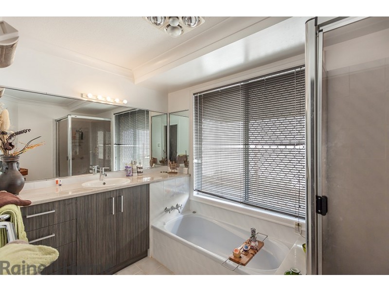 303 Mackenzie Street, Centenary Heights QLD 4350
