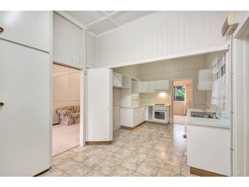 1 Albert Street, Newtown QLD 4350