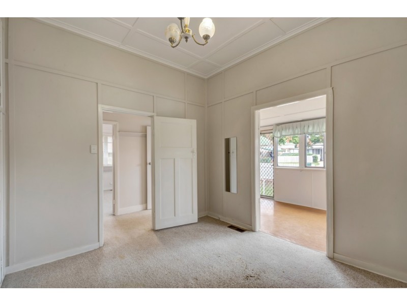 1 Albert Street, Newtown QLD 4350