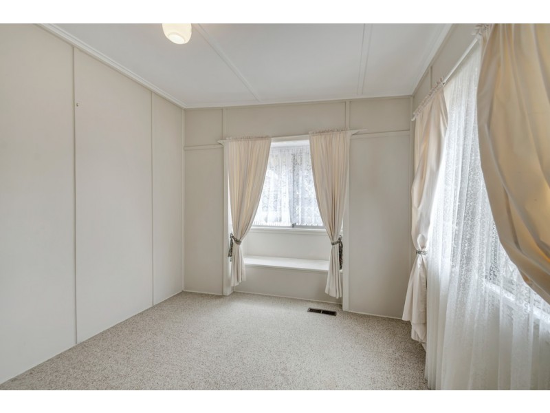 1 Albert Street, Newtown QLD 4350