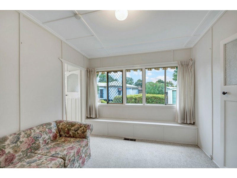 1 Albert Street, Newtown QLD 4350