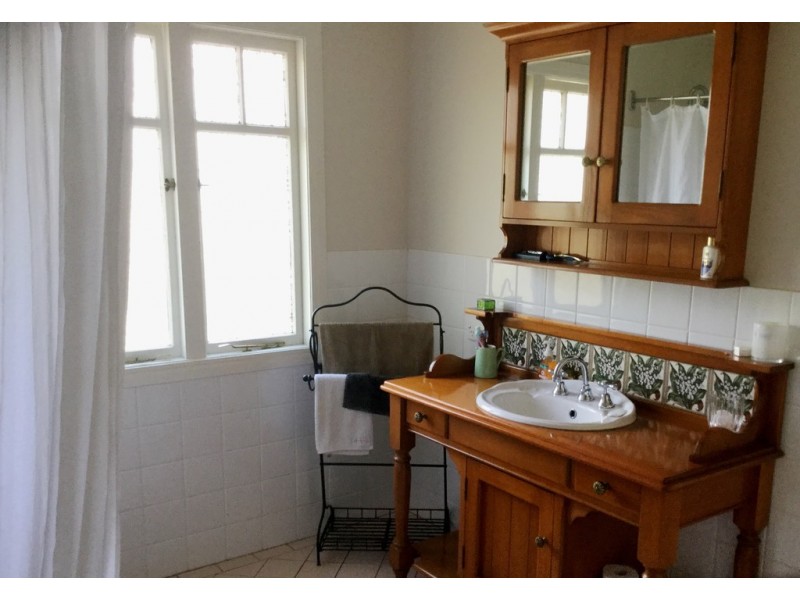 52 Warwick Street, Harristown QLD 4350