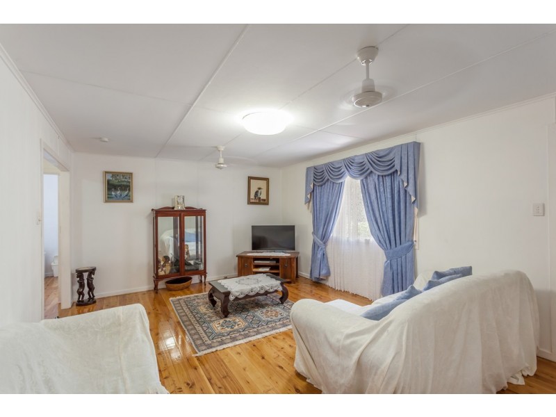 2B Jonathan Street (11 Esmond Street), Rockville QLD 4350