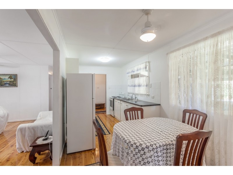 2B Jonathan Street (11 Esmond Street), Rockville QLD 4350