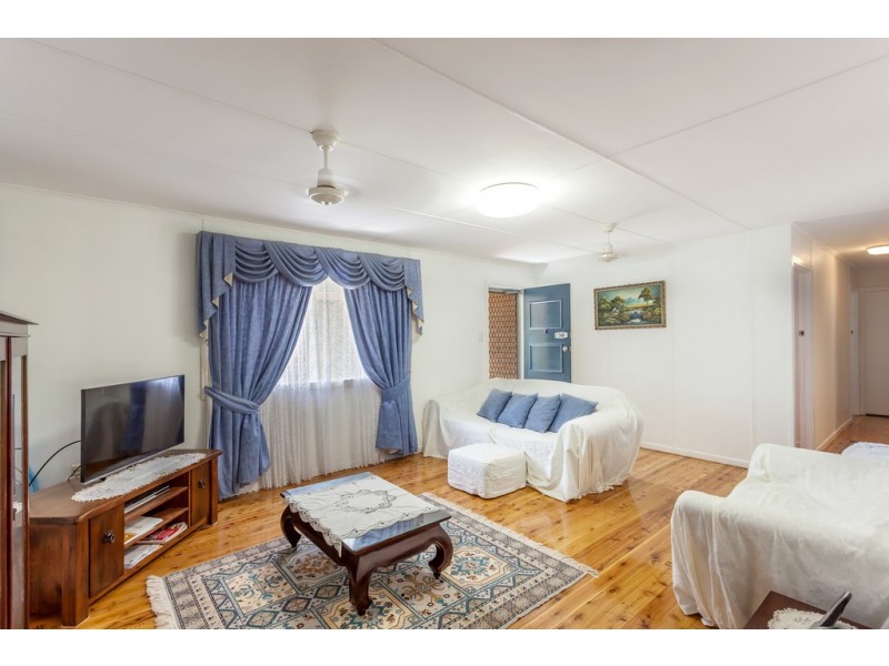 2B Jonathan Street (11 Esmond Street), Rockville QLD 4350