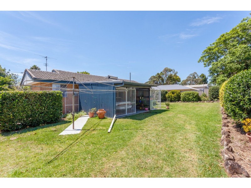 2B Jonathan Street (11 Esmond Street), Rockville QLD 4350