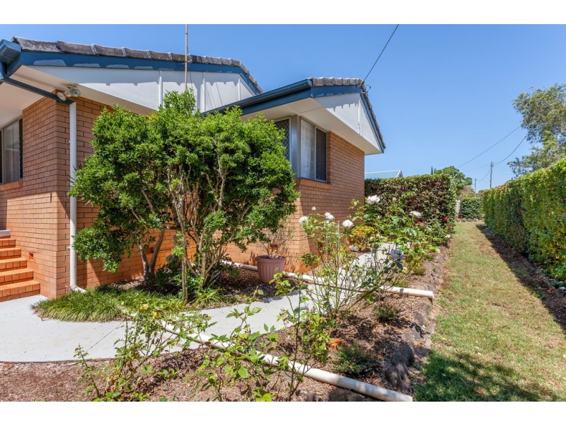 2B Jonathan Street (11 Esmond Street), Rockville QLD 4350