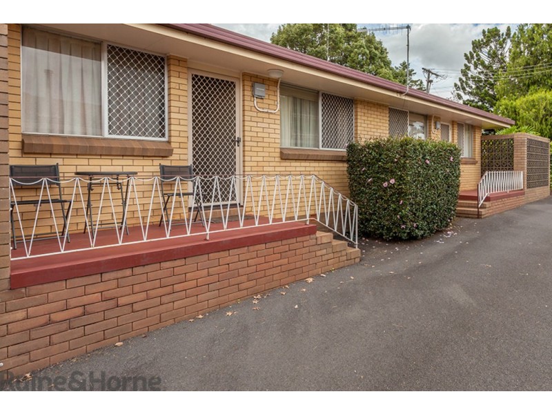 2/37A Tourist Road, East Toowoomba QLD 4350