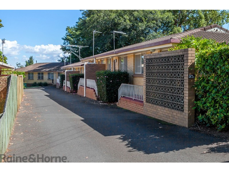 2/37A Tourist Road, East Toowoomba QLD 4350