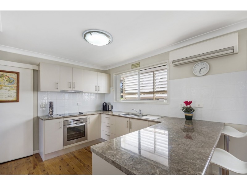 9 Homestead Avenue, Harristown QLD 4350