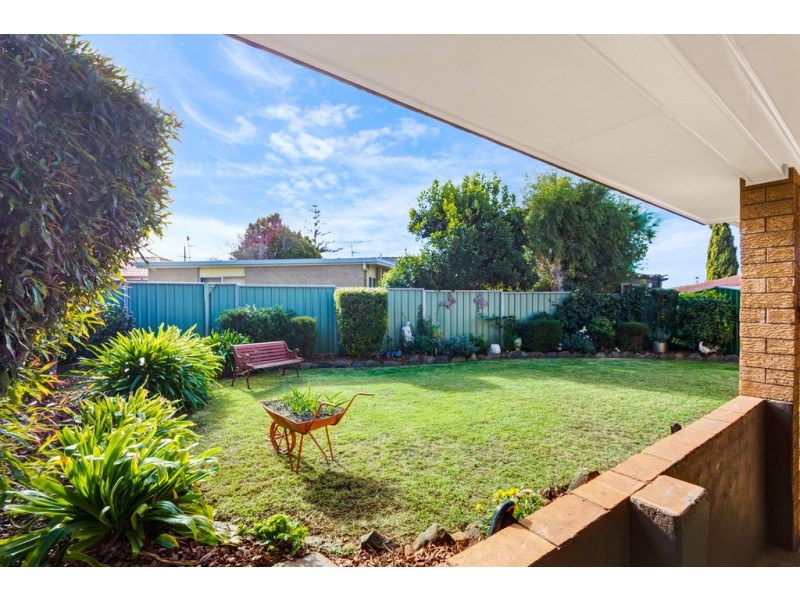 9 Homestead Avenue, Harristown QLD 4350