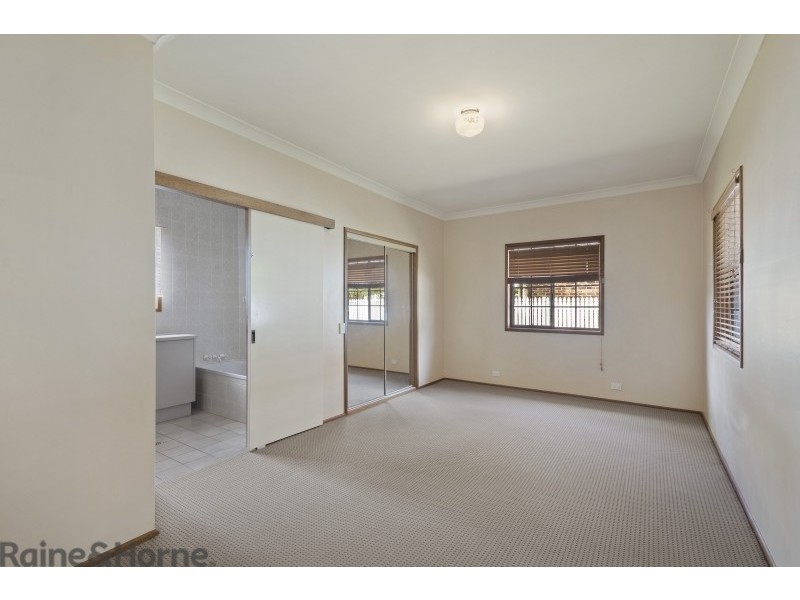 5 Hoad Court, Rangeville QLD 4350