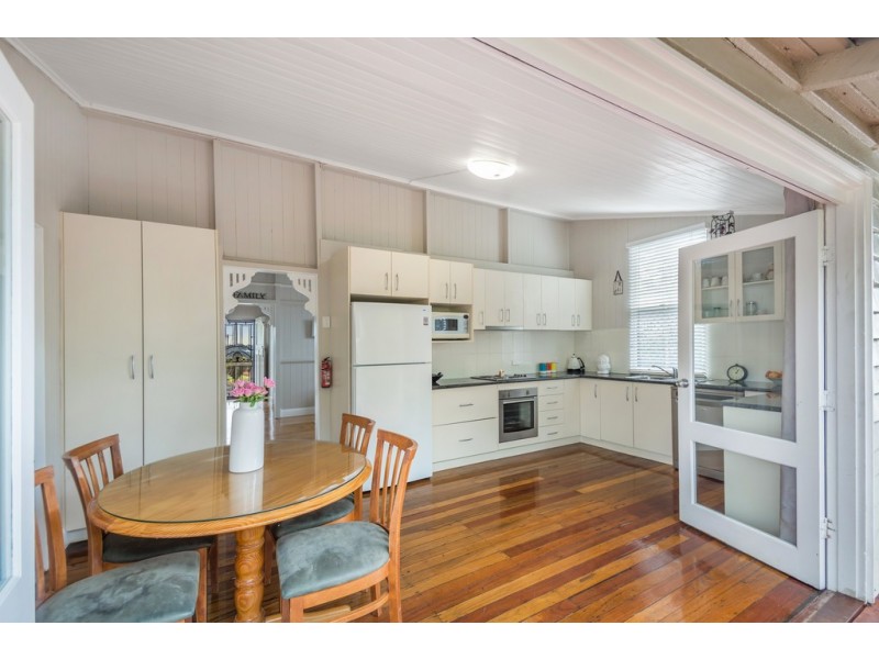 294 Hume Street, Centenary Heights QLD 4350