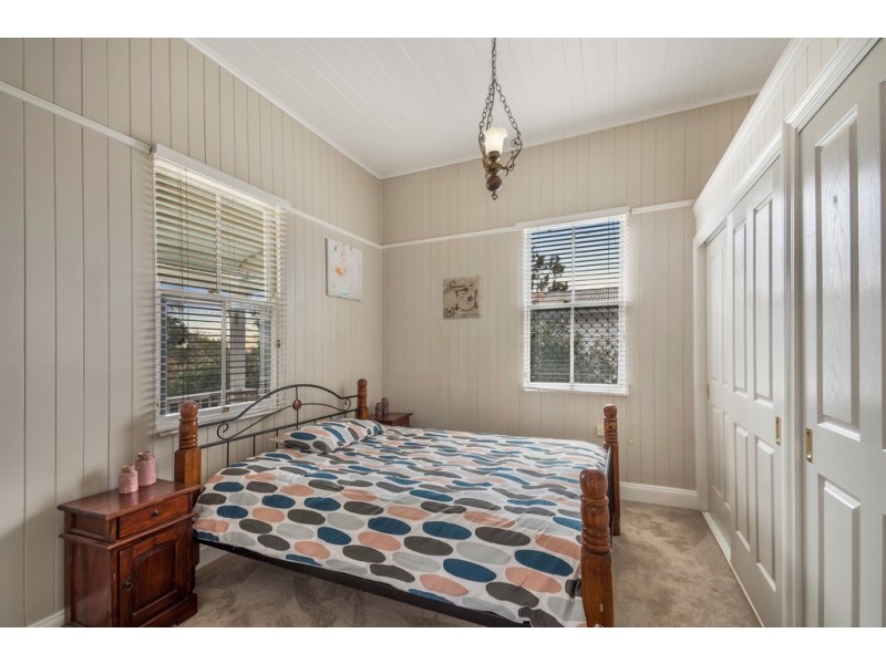 294 Hume Street, Centenary Heights QLD 4350