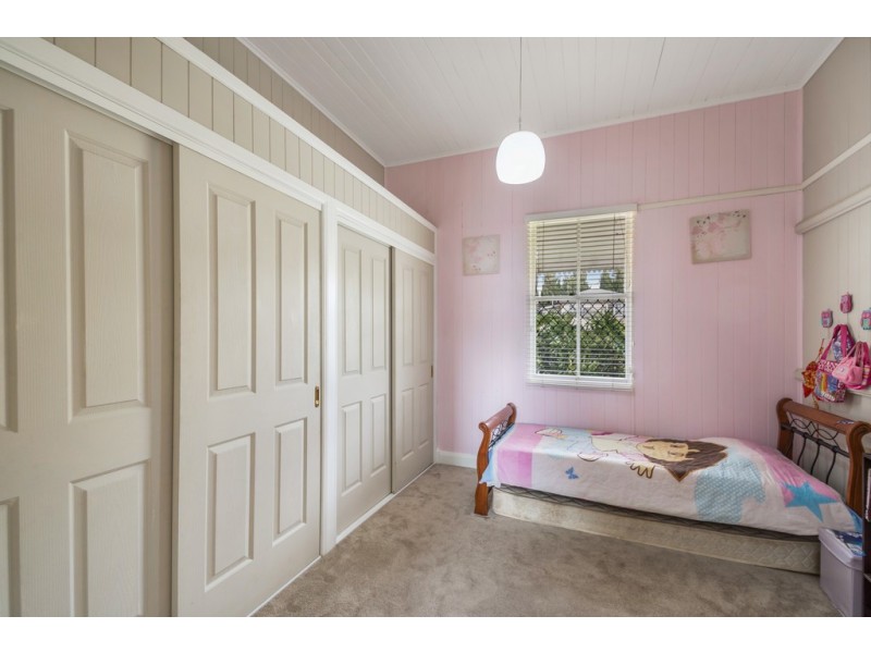 294 Hume Street, Centenary Heights QLD 4350