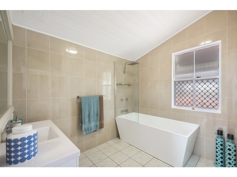 294 Hume Street, Centenary Heights QLD 4350