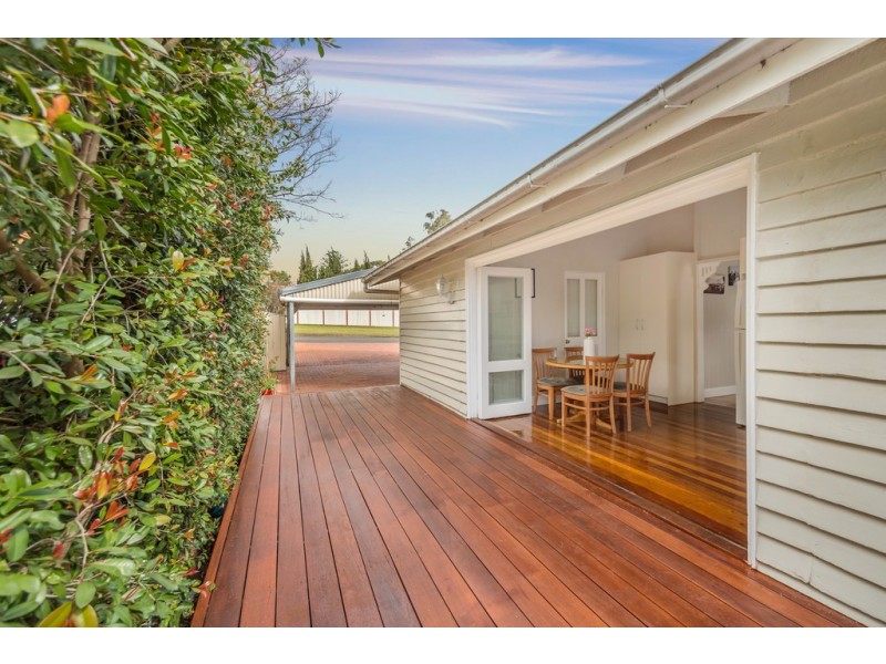 294 Hume Street, Centenary Heights QLD 4350