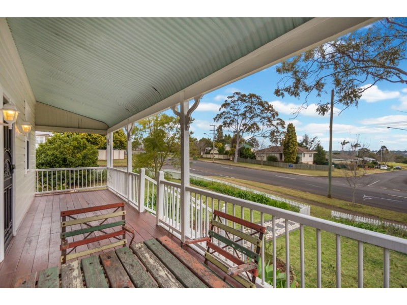 294 Hume Street, Centenary Heights QLD 4350