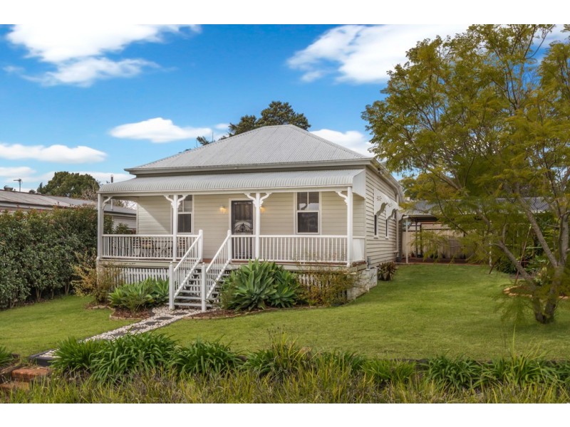 294 Hume Street, Centenary Heights QLD 4350