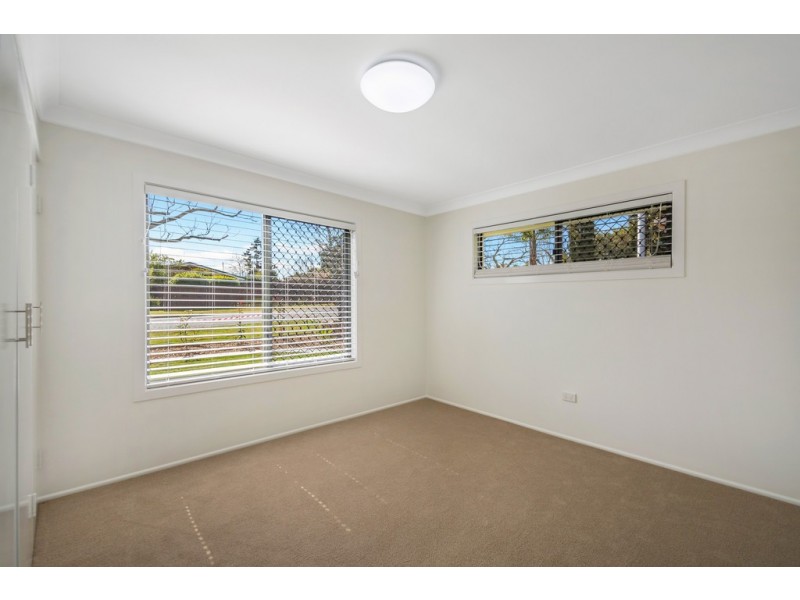 42 Lotus Crescent, Centenary Heights QLD 4350