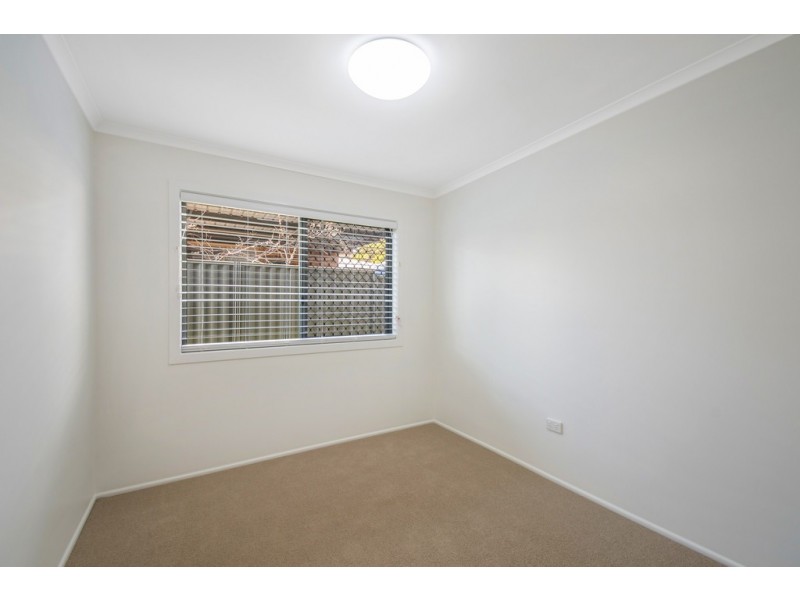 42 Lotus Crescent, Centenary Heights QLD 4350