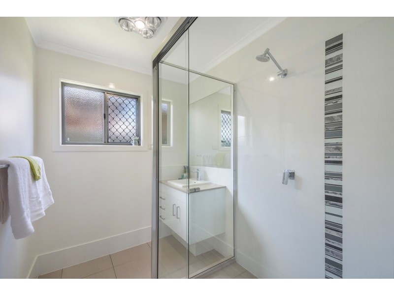 42 Lotus Crescent, Centenary Heights QLD 4350