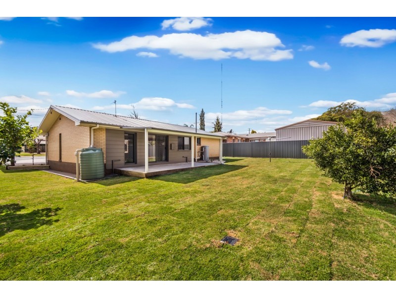 42 Lotus Crescent, Centenary Heights QLD 4350