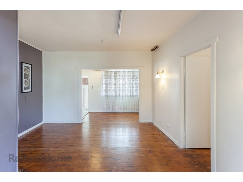 1A Hamilton Street, Newtown QLD 4350