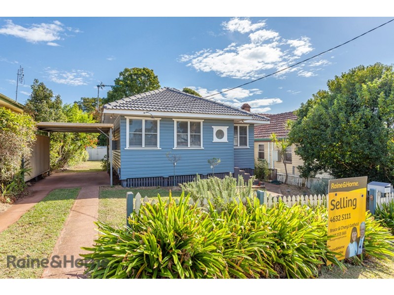 11 Leichney Street, South Toowoomba QLD 4350