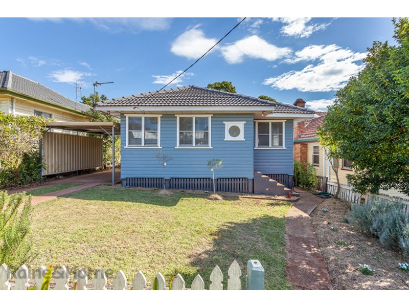 11 Leichney Street, South Toowoomba QLD 4350