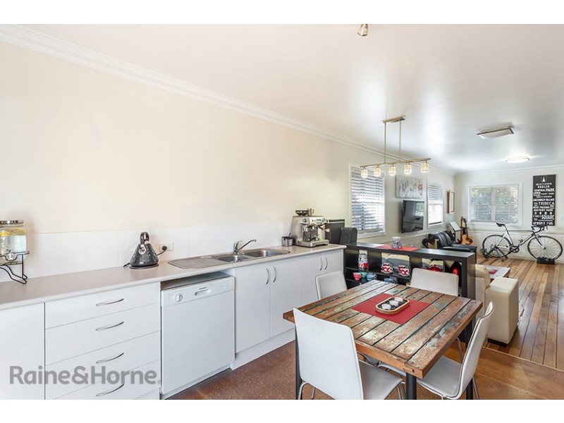 11 Leichney Street, South Toowoomba QLD 4350