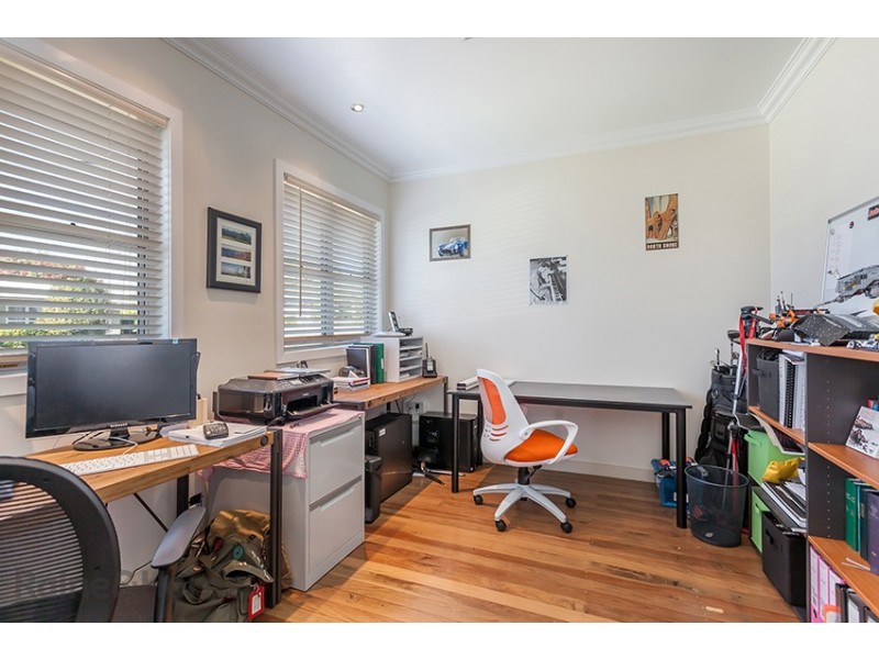 11 Leichney Street, South Toowoomba QLD 4350