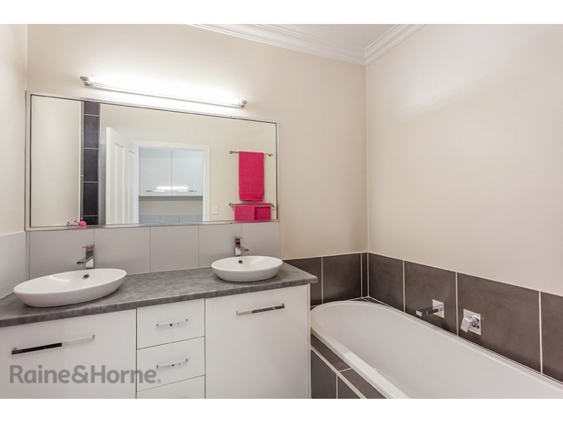 11 Leichney Street, South Toowoomba QLD 4350