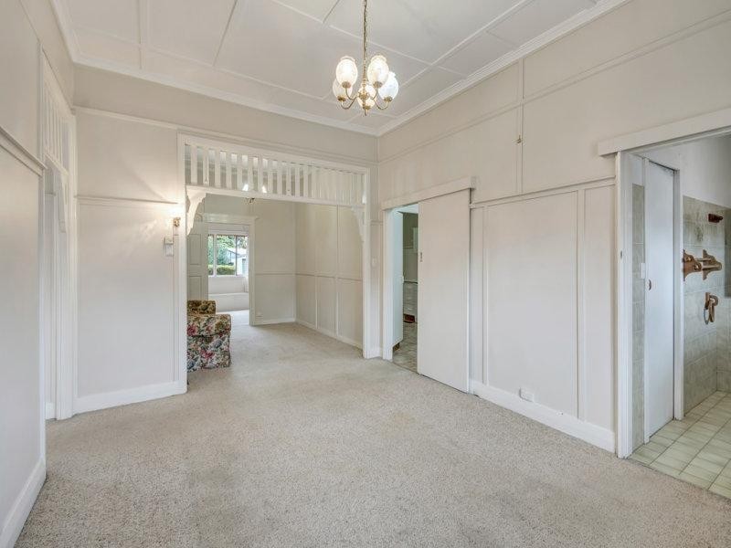 1 Albert Street, Newtown QLD 4350