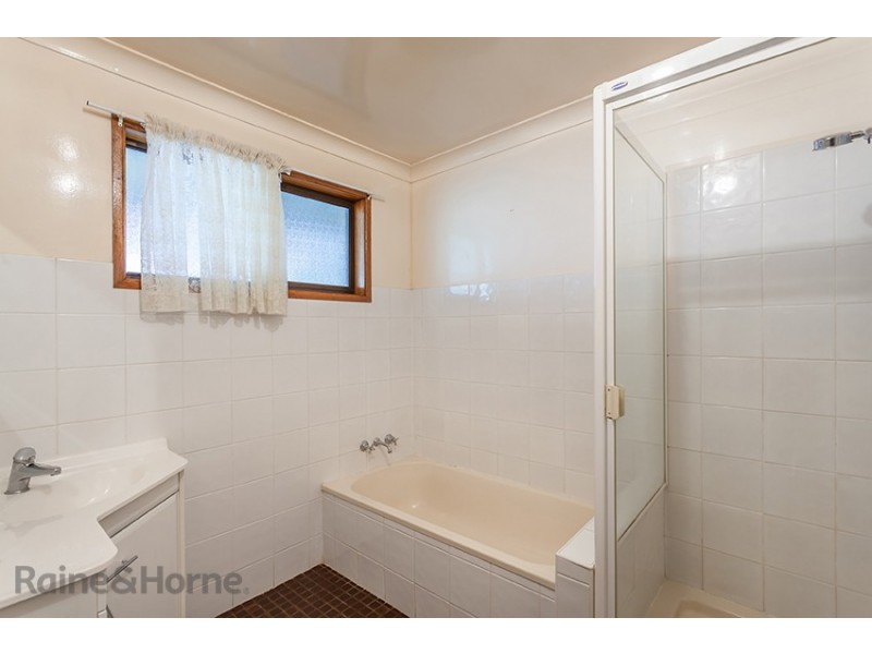 242 Taylor Street, Newtown QLD 4350