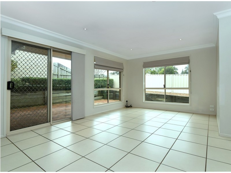 2/61 Luck Street, Drayton QLD 4350