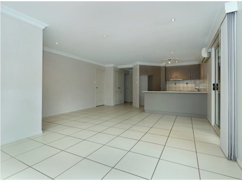 2/61 Luck Street, Drayton QLD 4350