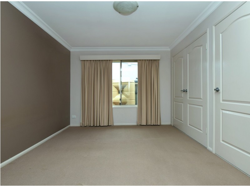 2/61 Luck Street, Drayton QLD 4350