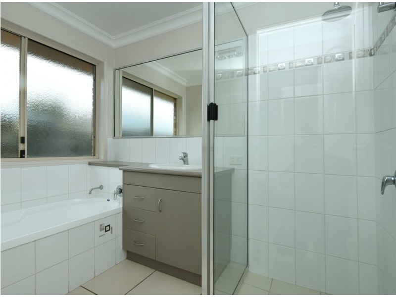 2/61 Luck Street, Drayton QLD 4350