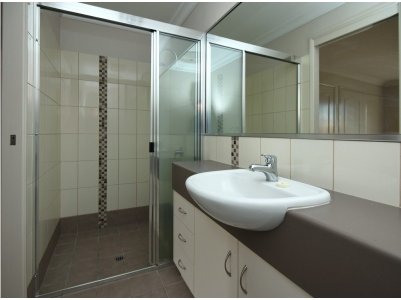 2/61 Luck Street, Drayton QLD 4350