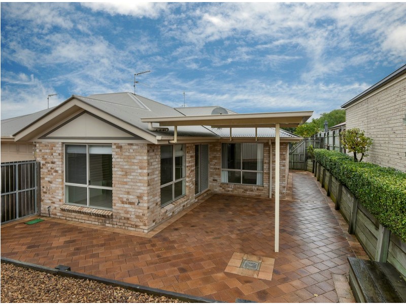 2/61 Luck Street, Drayton QLD 4350