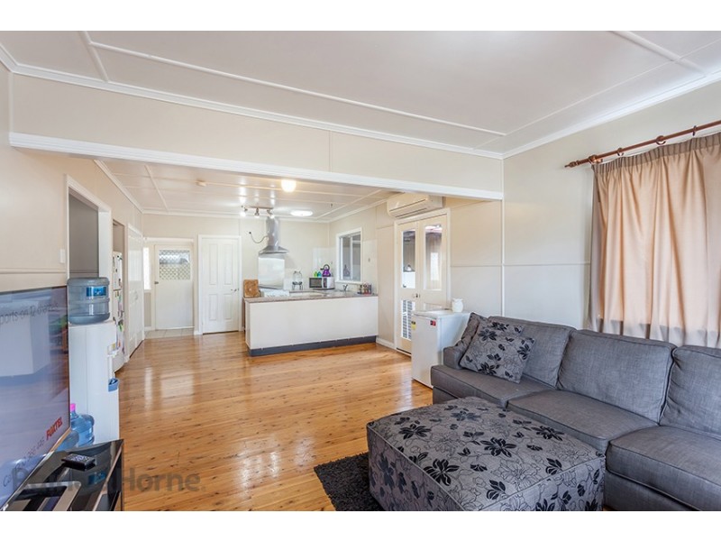 16 Henessey Street, Harristown QLD 4350