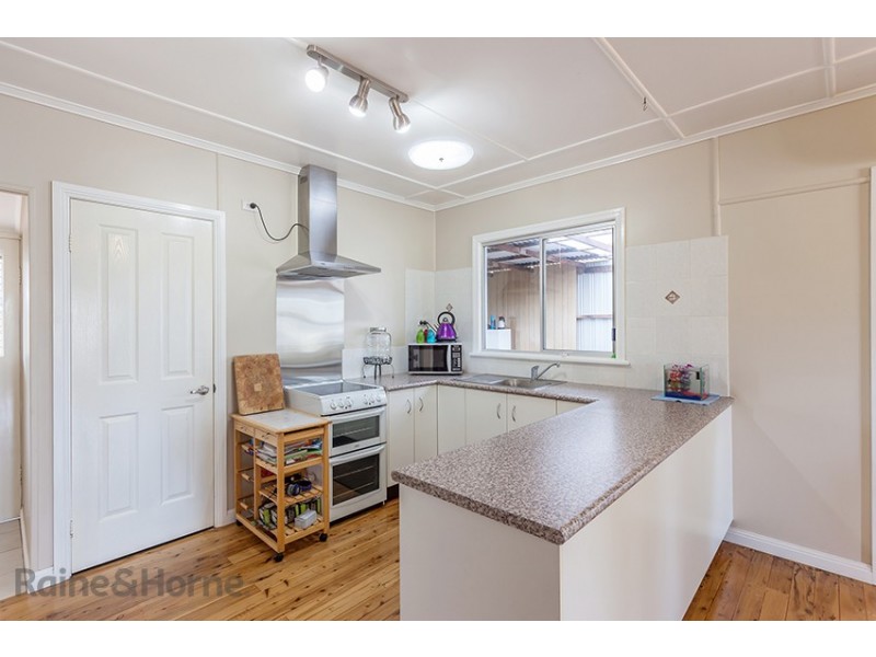 16 Henessey Street, Harristown QLD 4350