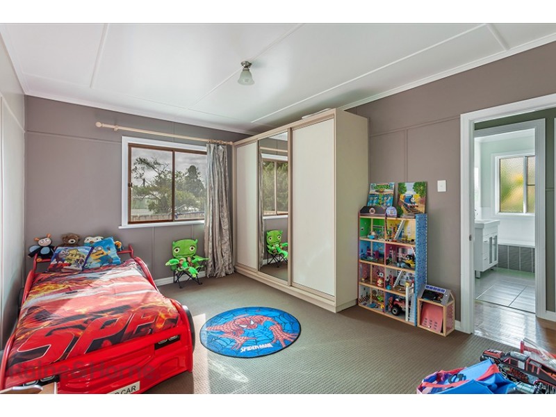 16 Henessey Street, Harristown QLD 4350