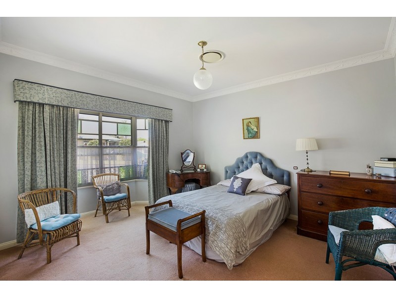 1A New Street, Mount Lofty QLD 4350