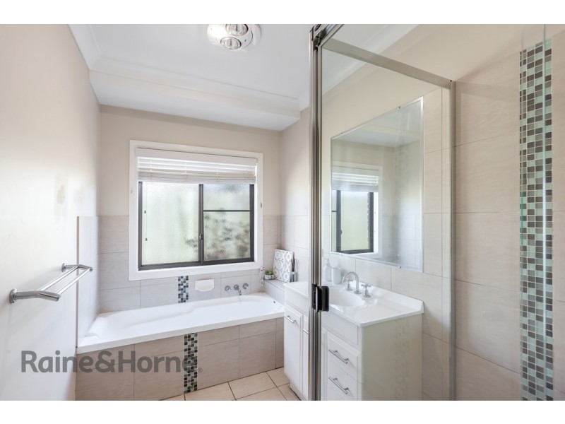 1/8A Derwak Street, Harristown QLD 4350