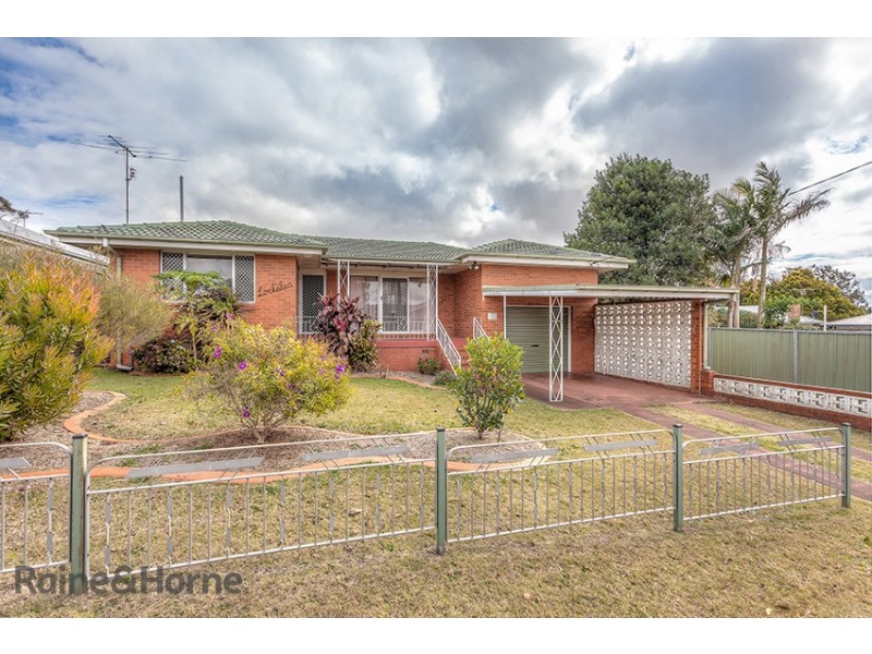 1 Jewell Street, Centenary Heights QLD 4350