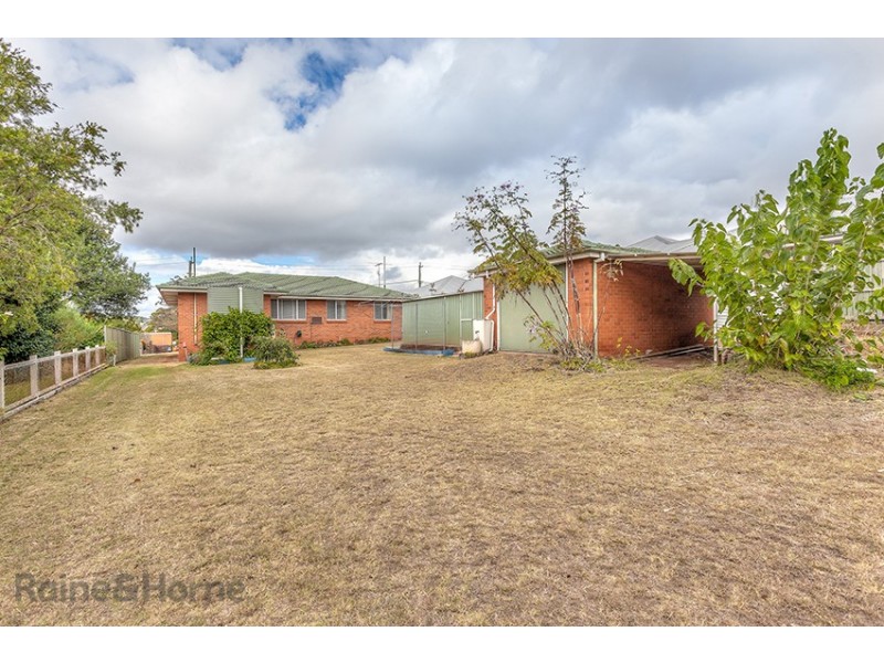 1 Jewell Street, Centenary Heights QLD 4350